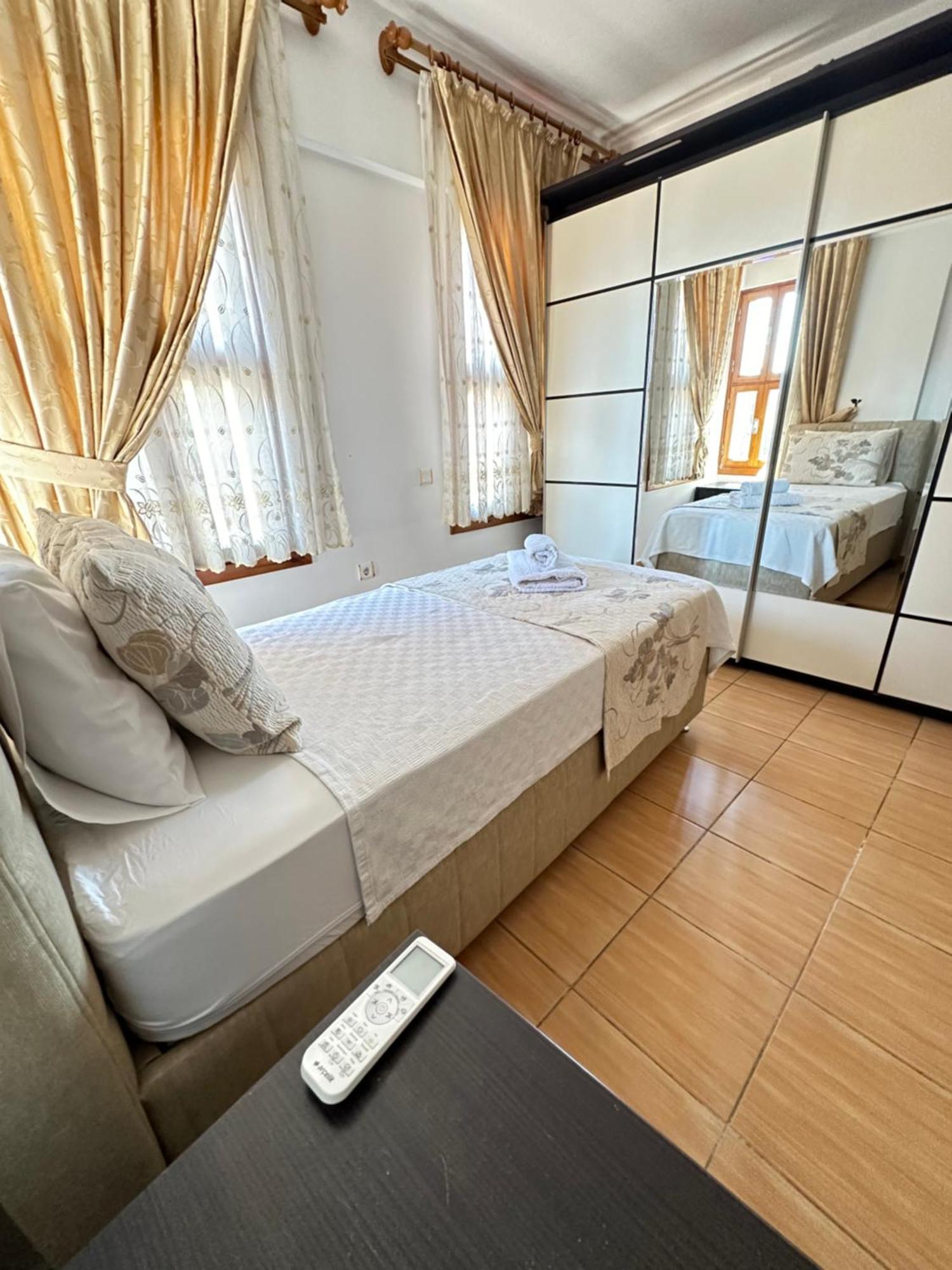 Kaleici Aparts Villa Antalia Esterno foto